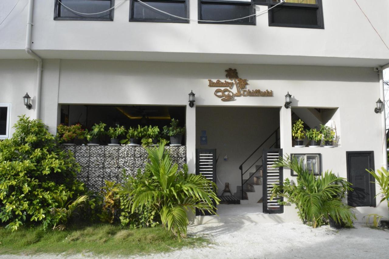 Infinity Dhiffushi Hotel Buitenkant foto