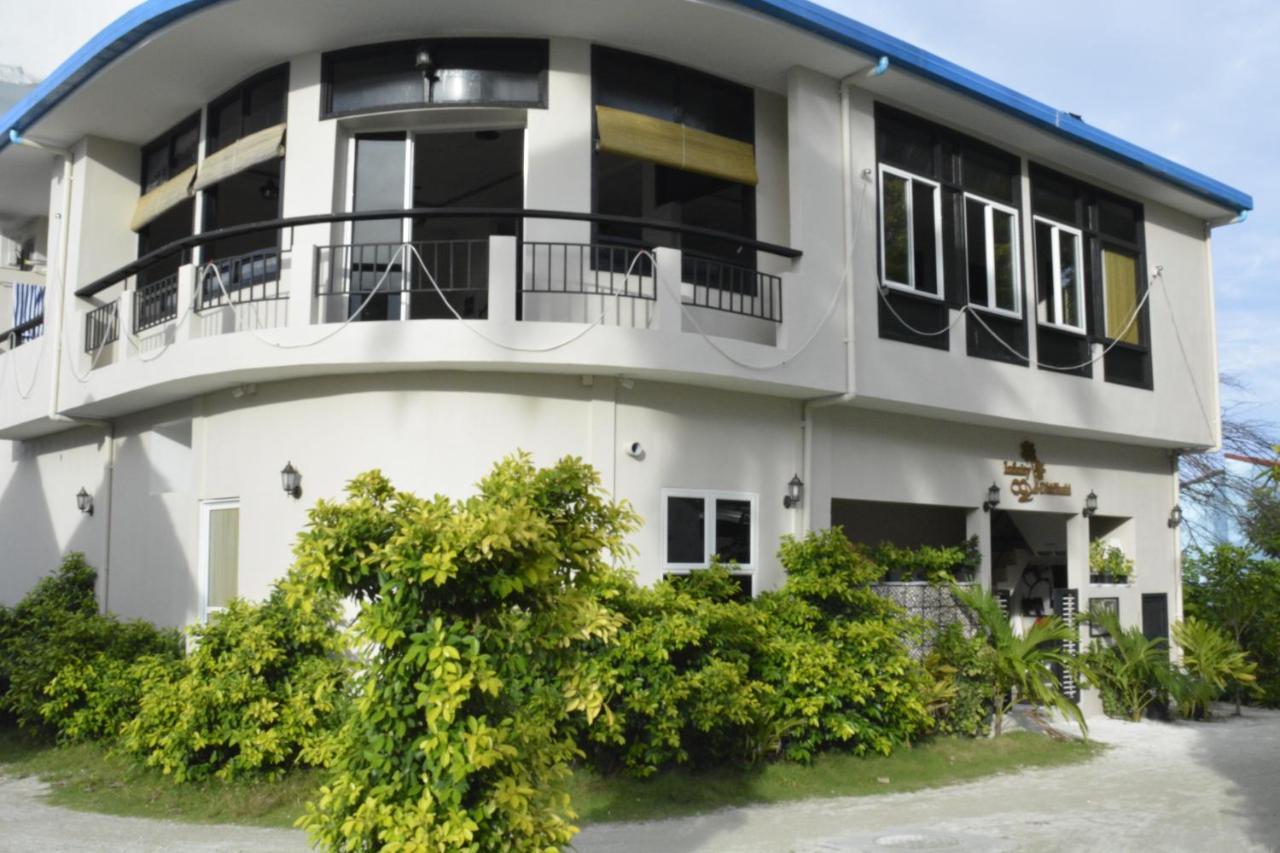 Infinity Dhiffushi Hotel Buitenkant foto